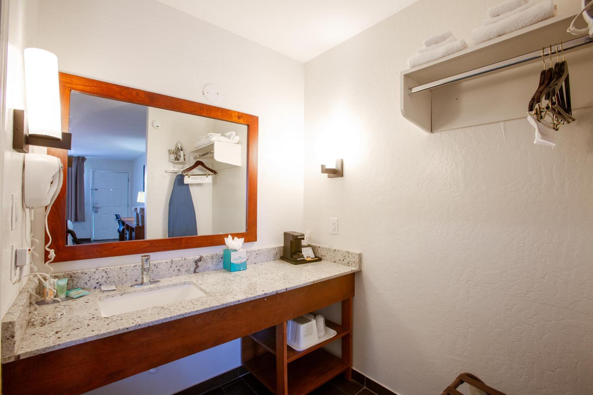 The Hotel Serene Glendale Peoria, Surestay Collection By Best Western Exterior photo
